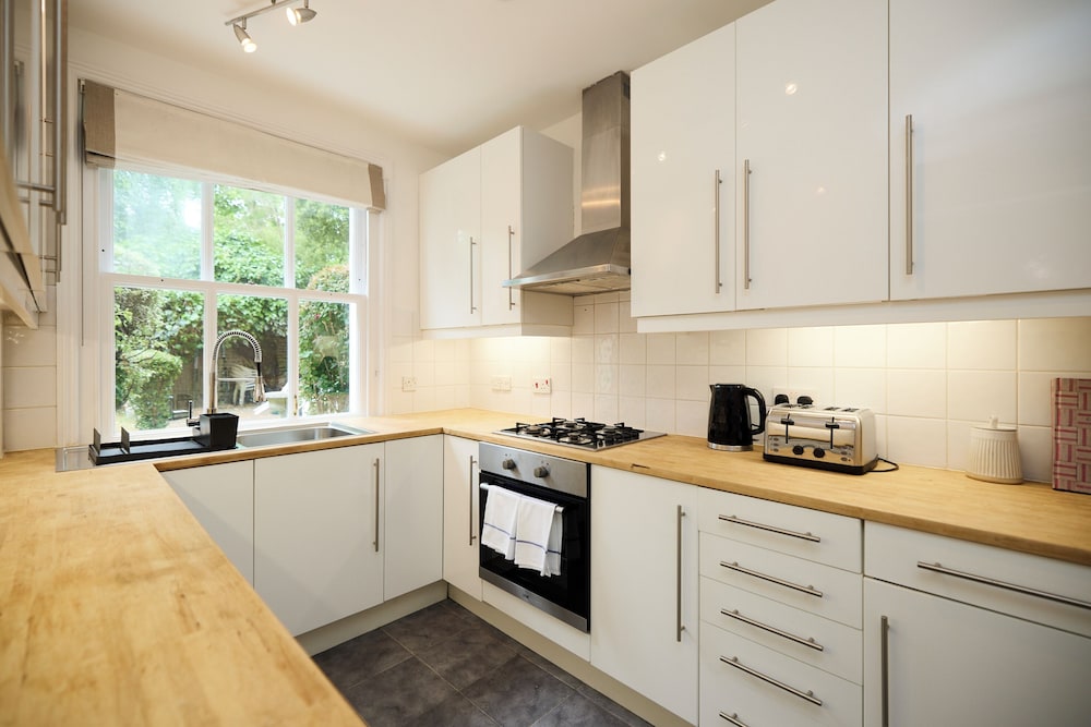 The Carlton Nook - 2BR Apartment