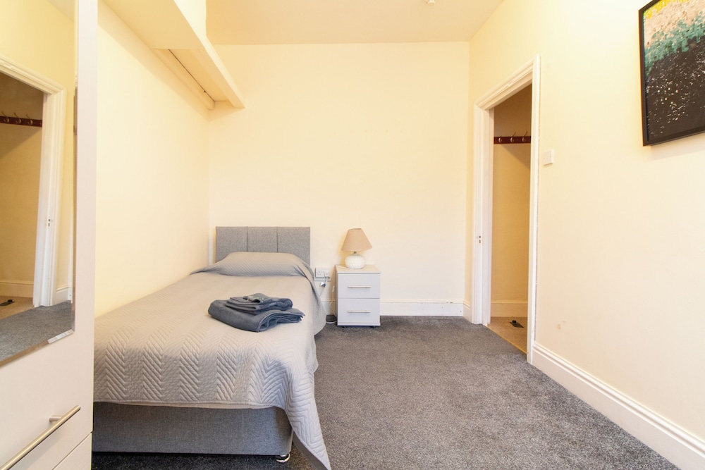 Thornbury Guest House Room 5