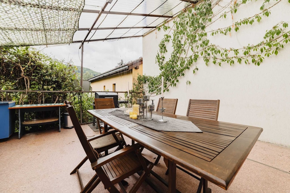 Noua Oasis BNB with parking