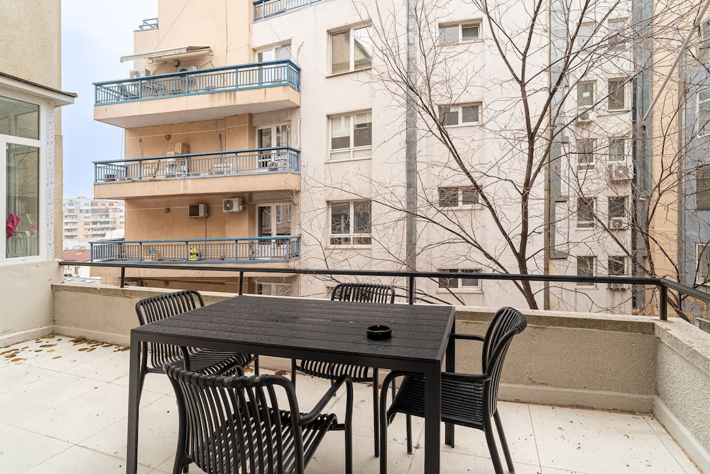 High Level Suites at Columbus Heights