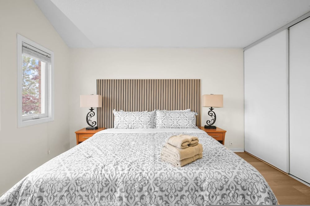 Newly Renovated 3BR in Whitby Family-friendly