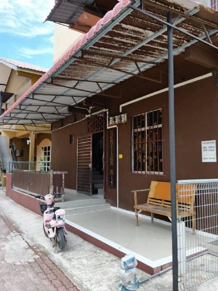 PerhentianMj FishermanVillage