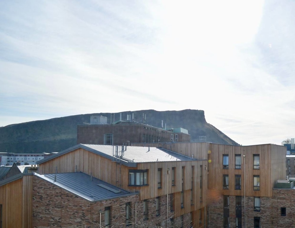 Crags View Apartment photo 3