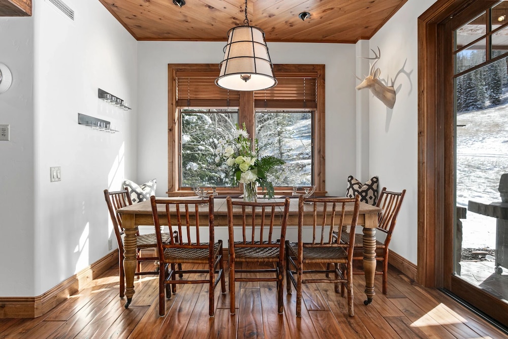 Grand Lodge - Four Bedroom #306 - Ski-in/ski-out 4 Condo