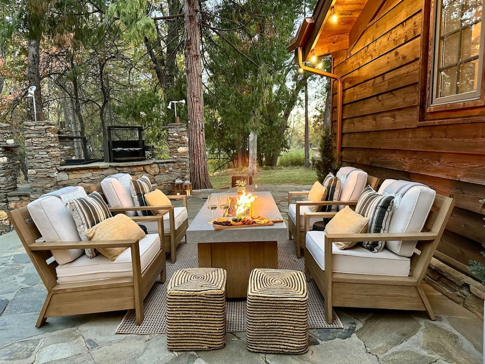 Luxury Casa Oso Retreat 2houses Hottub BBQ 43acres