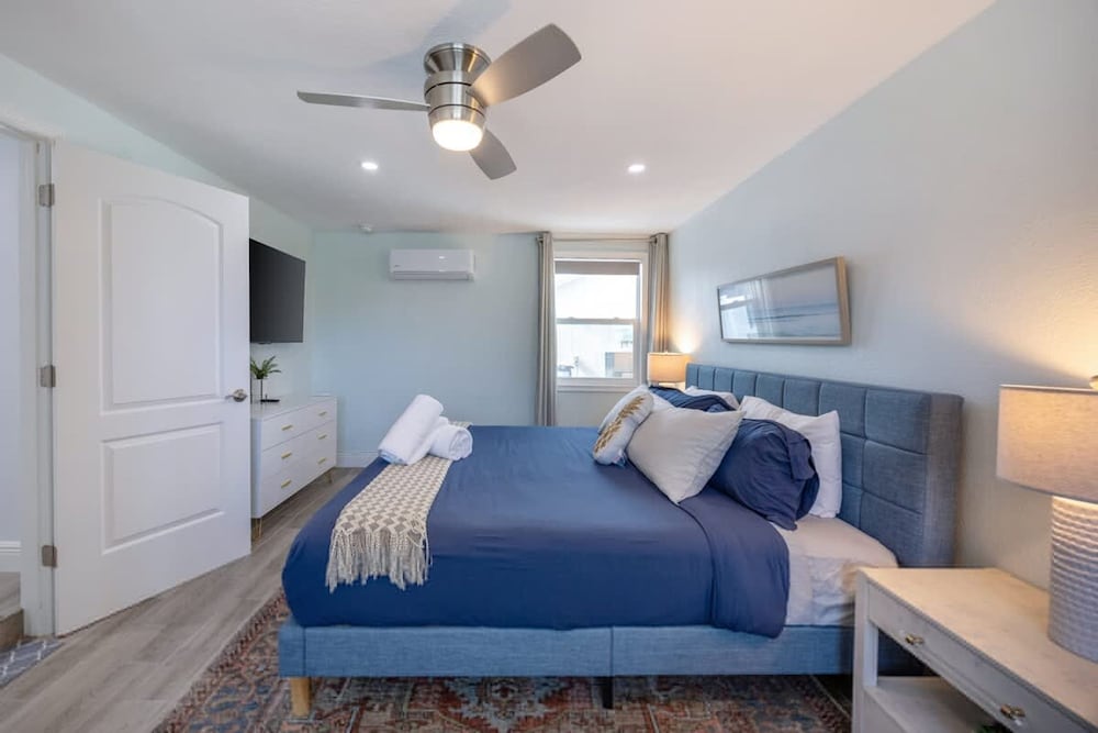 Fun Family-friendly Largo Home Heated Pool