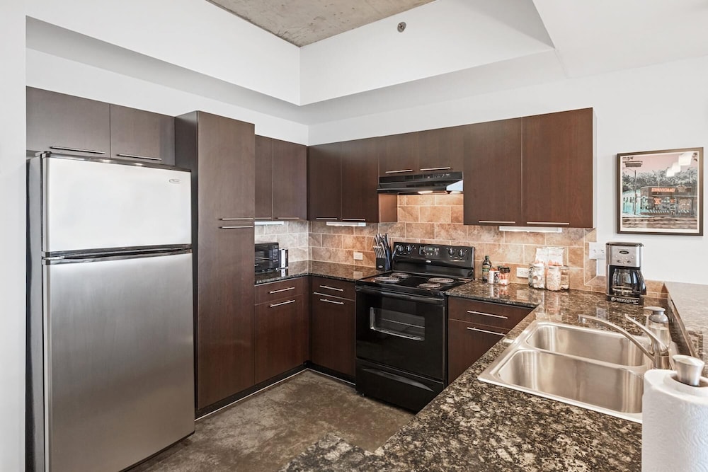 Austin Fascinating 1BD 1BA 2nd Street District Apartment view 4