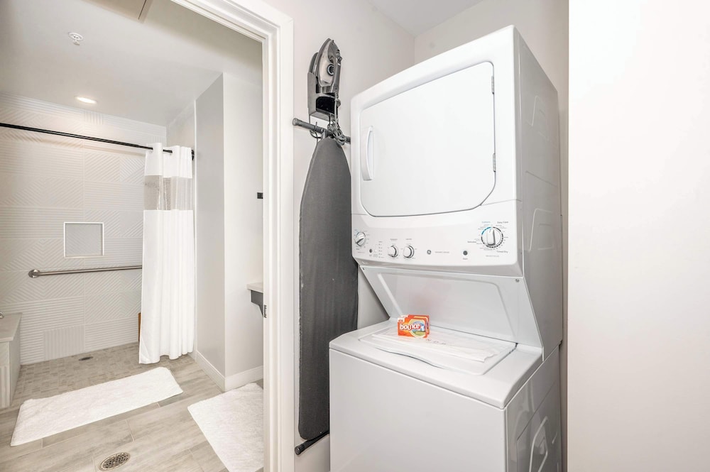 The 333 Suites 204 Stay for 2