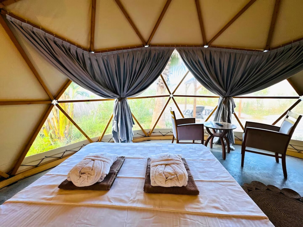 In Out Resort Glamping