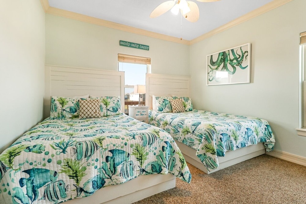 Seaside Merryment 4 Bedroom Home