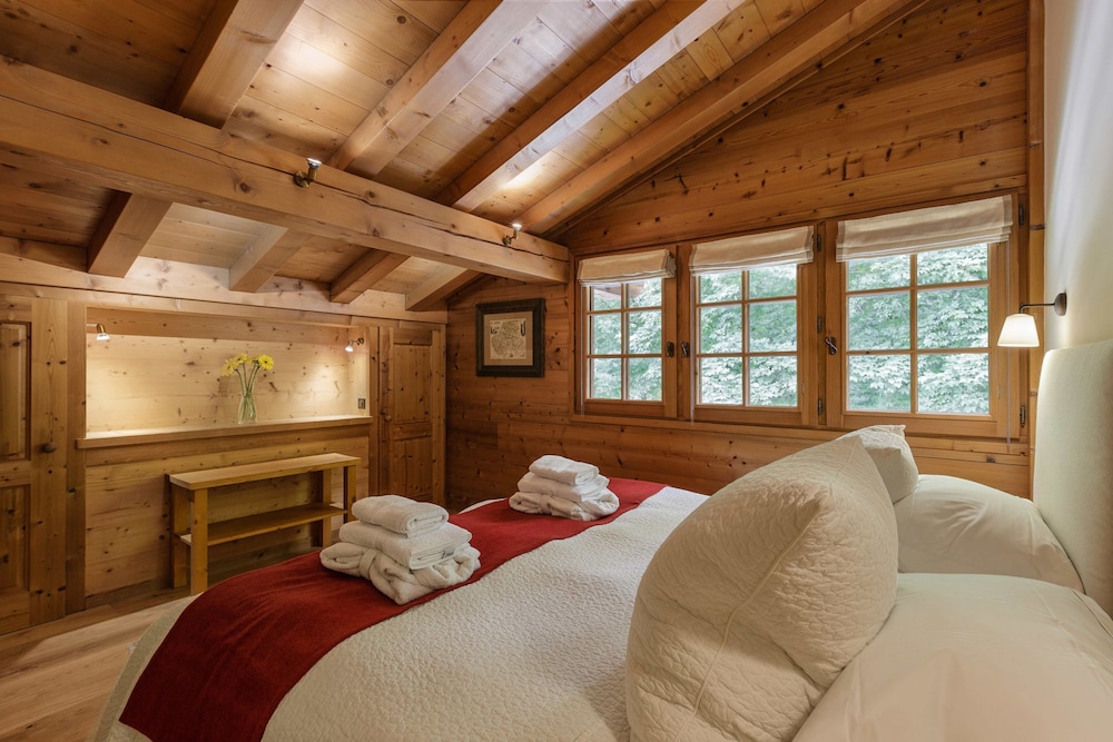 Magnificent Chalet Valhalla 5 Central Chamonix