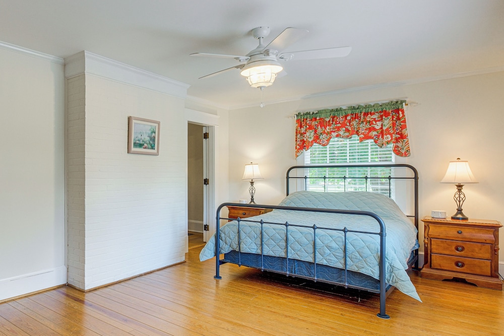 Walk to Dtwn Warsaw: Family Home w/ Deck!
