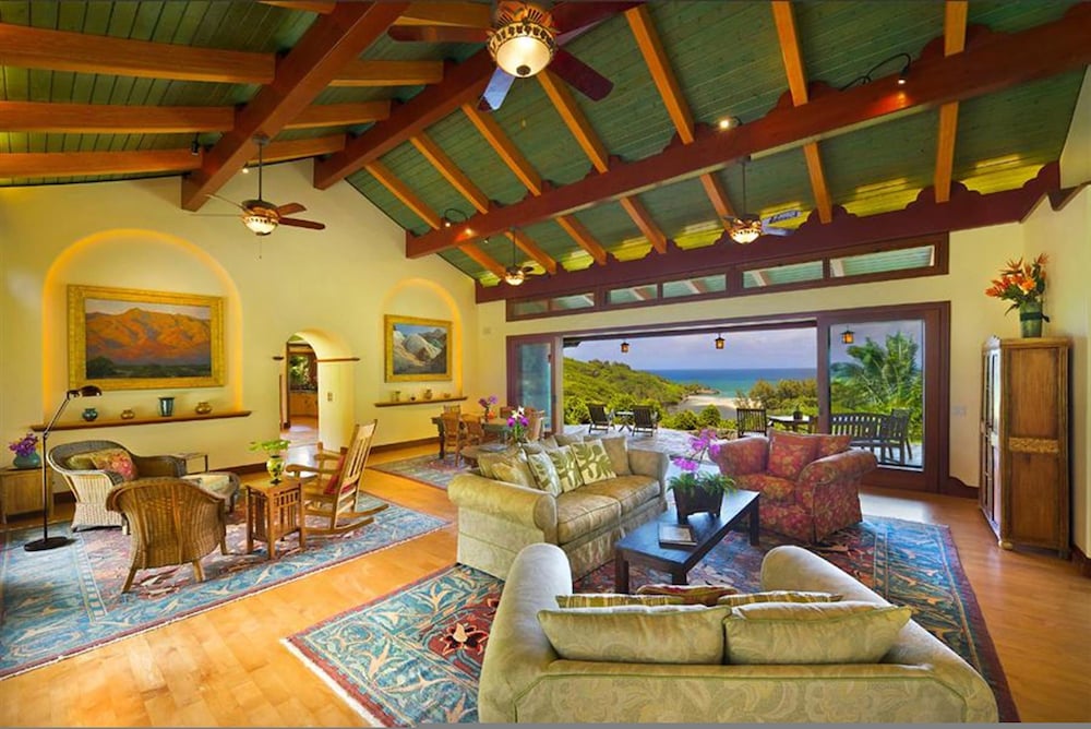 Sea Song in Kilauea With 4 Bedrooms and 6 Bathrooms