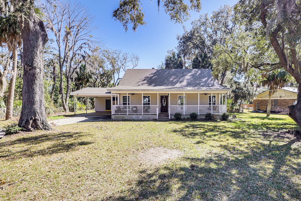 10 Mi to St Simons Island: Home w/ Screened Porch