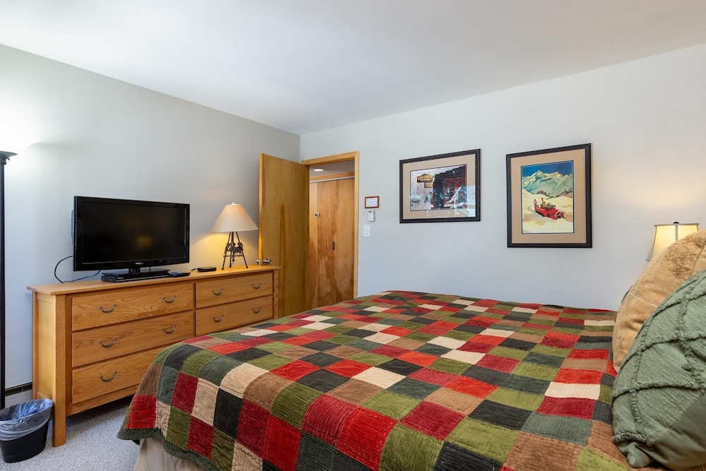 1076 Wild Irishman 2 Bedroom Condo by RedAwning view 2