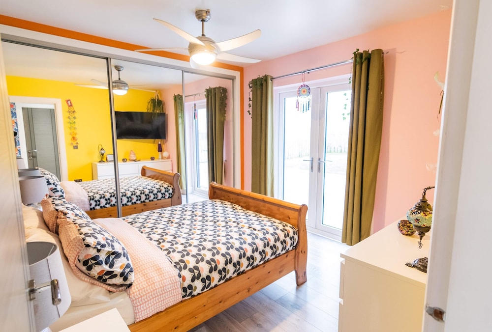 Stunningly Refurbished 1 bed Home on the N/e Coast view 4