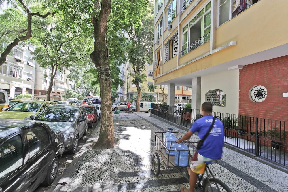 Ipanema Close to the Beach - 153B Holiday Home 1 view 5