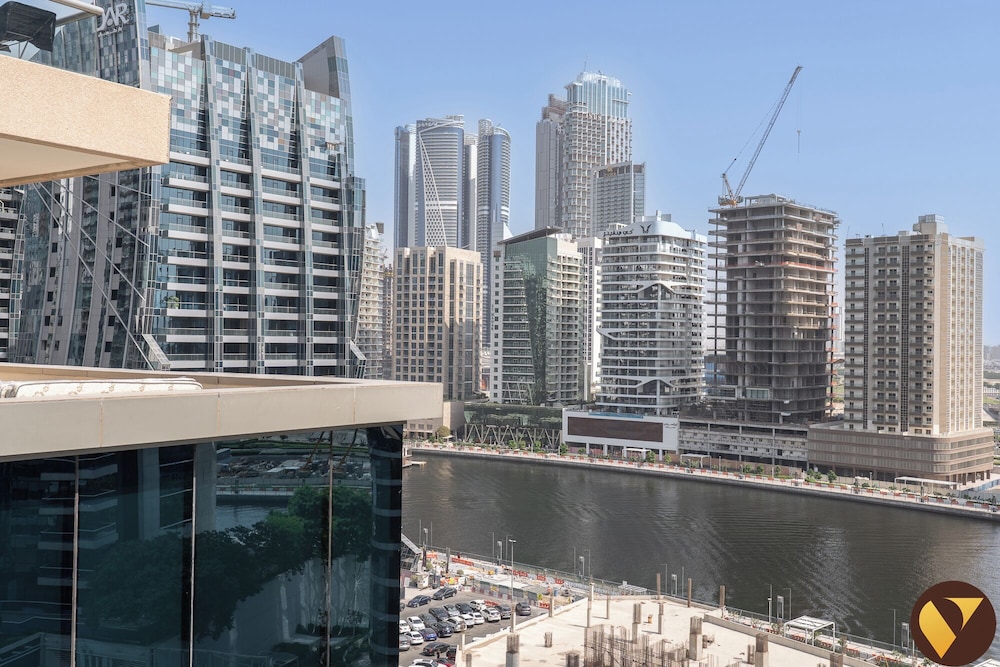 Vogue Business Bay Walkable to Dubai Mal