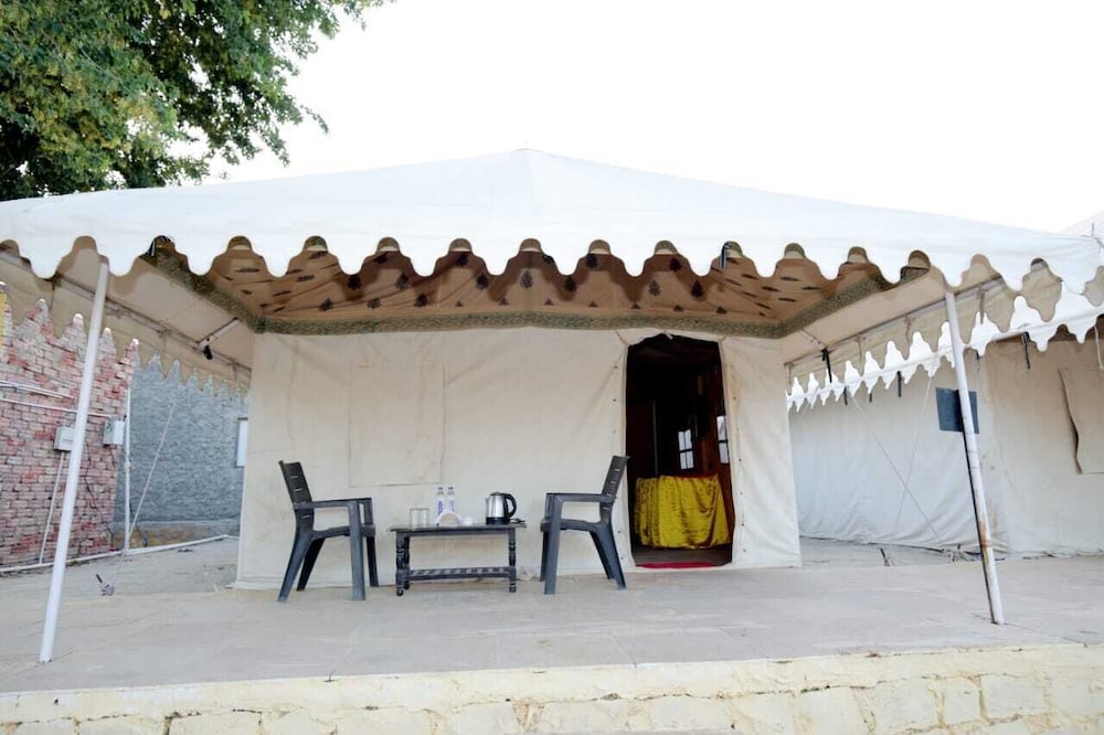 Royal Gadhvi Desert Camp