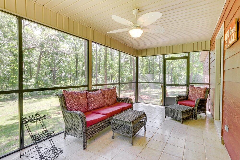 Charming Abbeville Home w/ Private Boat Dock! - Property Image 11