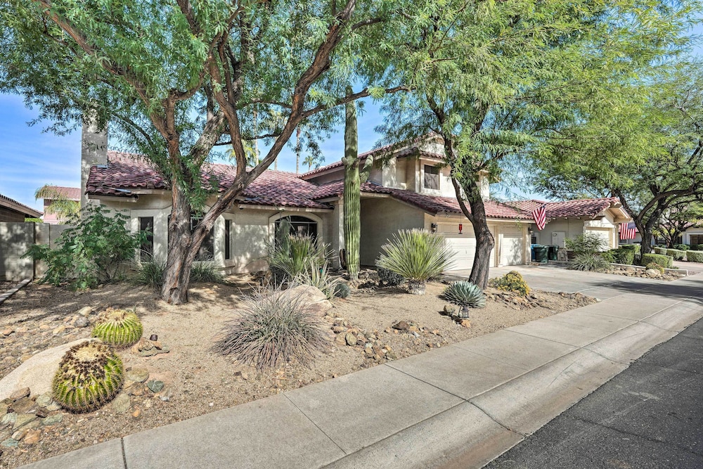 Spacious Scottsdale Home: Pool & Covered Patio view 3