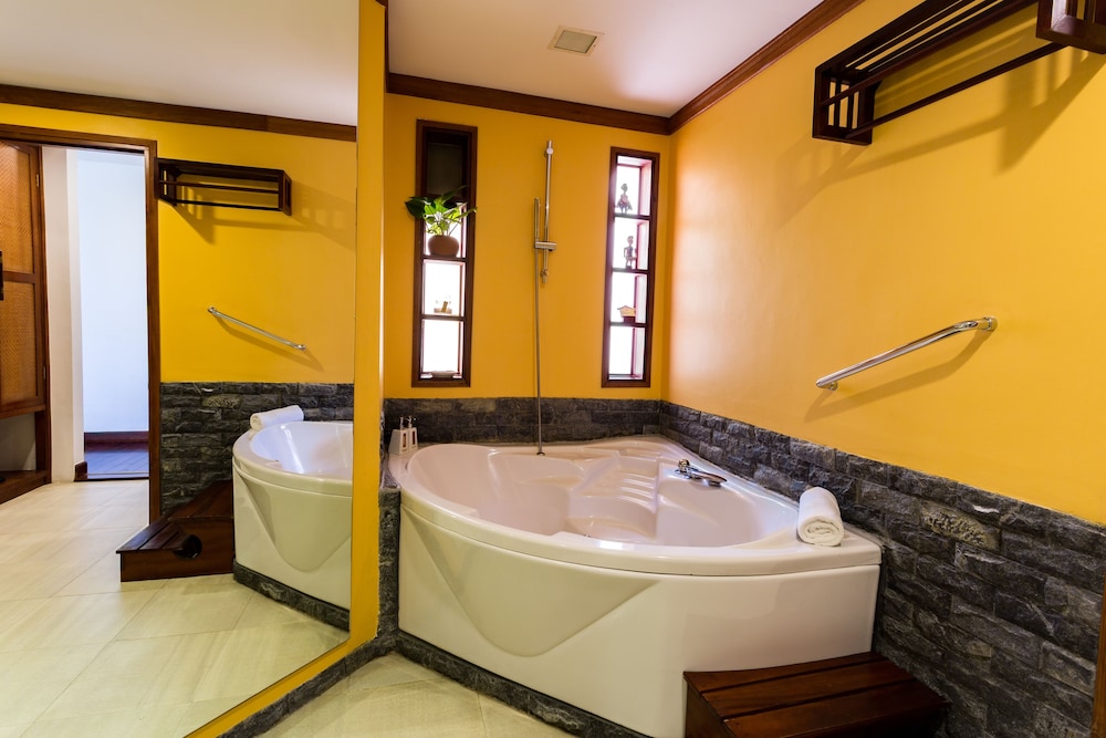 Victoria Hoi An Beach Resort & Spa