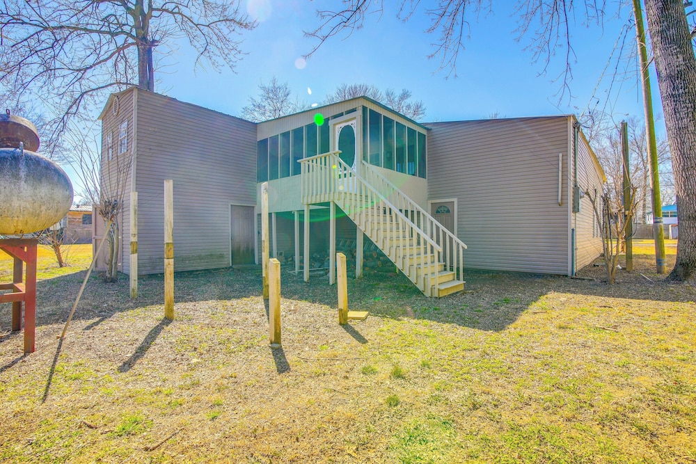 Steps to Tunica Lake: Outdoor Retreat w/ Fire Pit