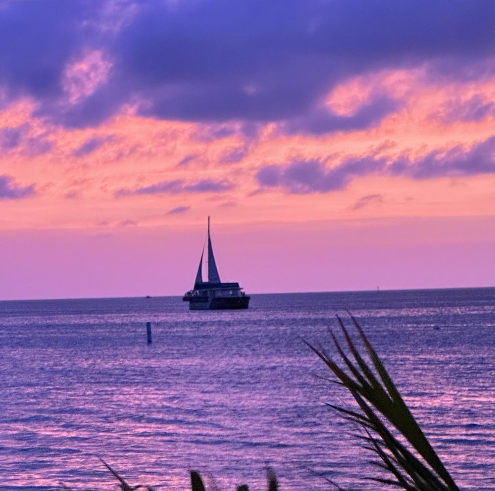 Oceanside Luxury The Cove Palm Beach 2BR 2 5BA