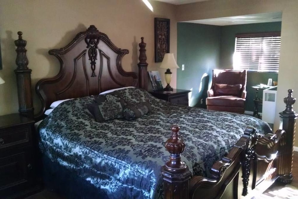 Antlers Inn
