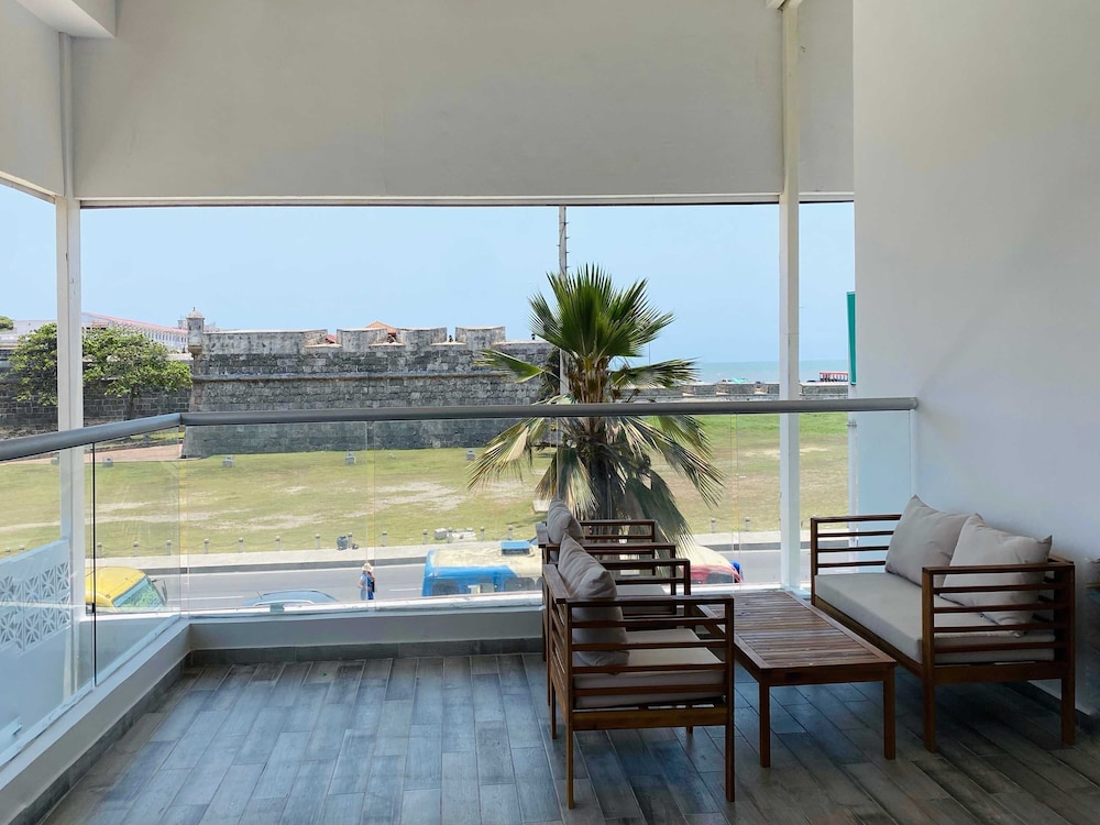 w Bright 1BR w Ocean View Near C Amurallada