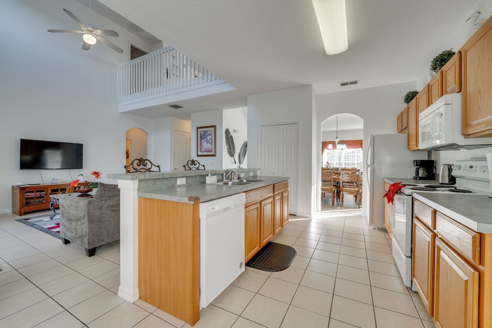 11 Mi to Disney: Family-friendly Davenport Home