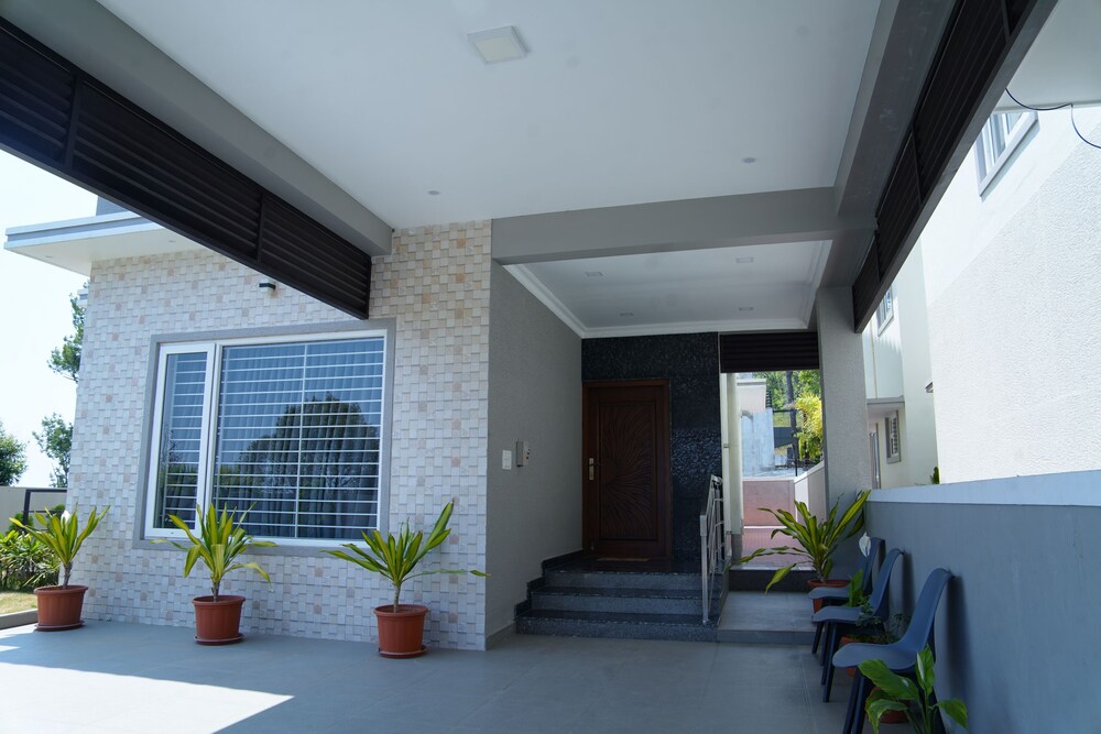 Queens Villa