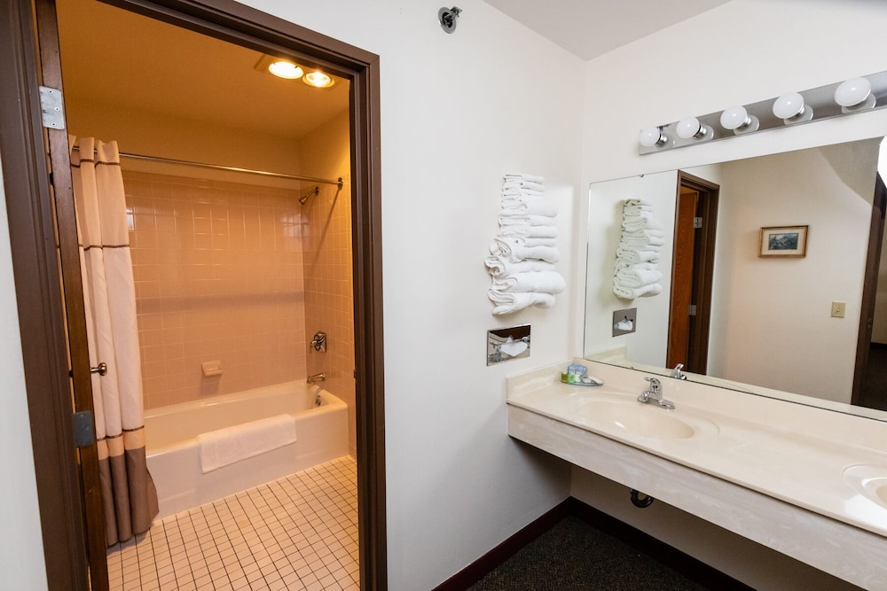 Cedarberry Inn