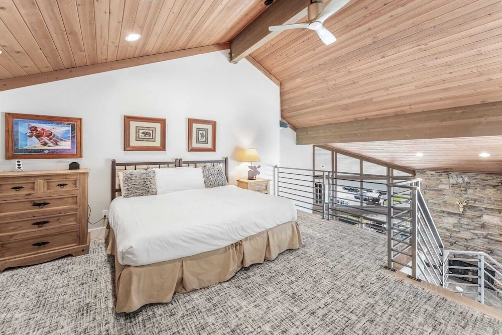 Walk to Slopes Hot Tub + Balcony + Views Mins to Main Street Deer Valley Haven by Avantstay