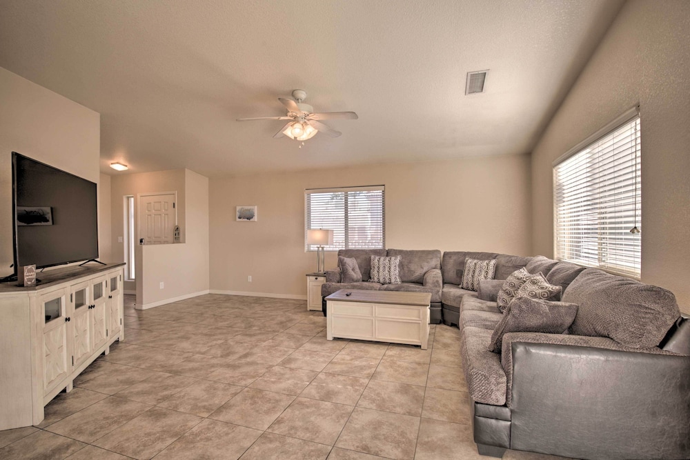 3 Mi to Beach & Boat Launch: Lake Havasu Home!
