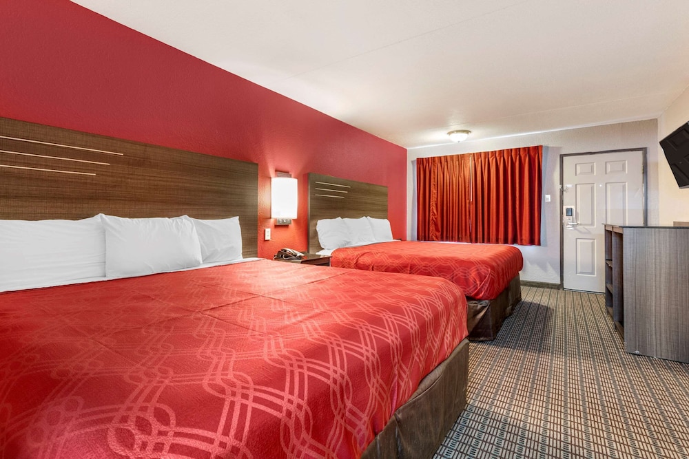 Wichita Falls Vacations - Econo Lodge Wichita Falls Downtown - Property Image 9
