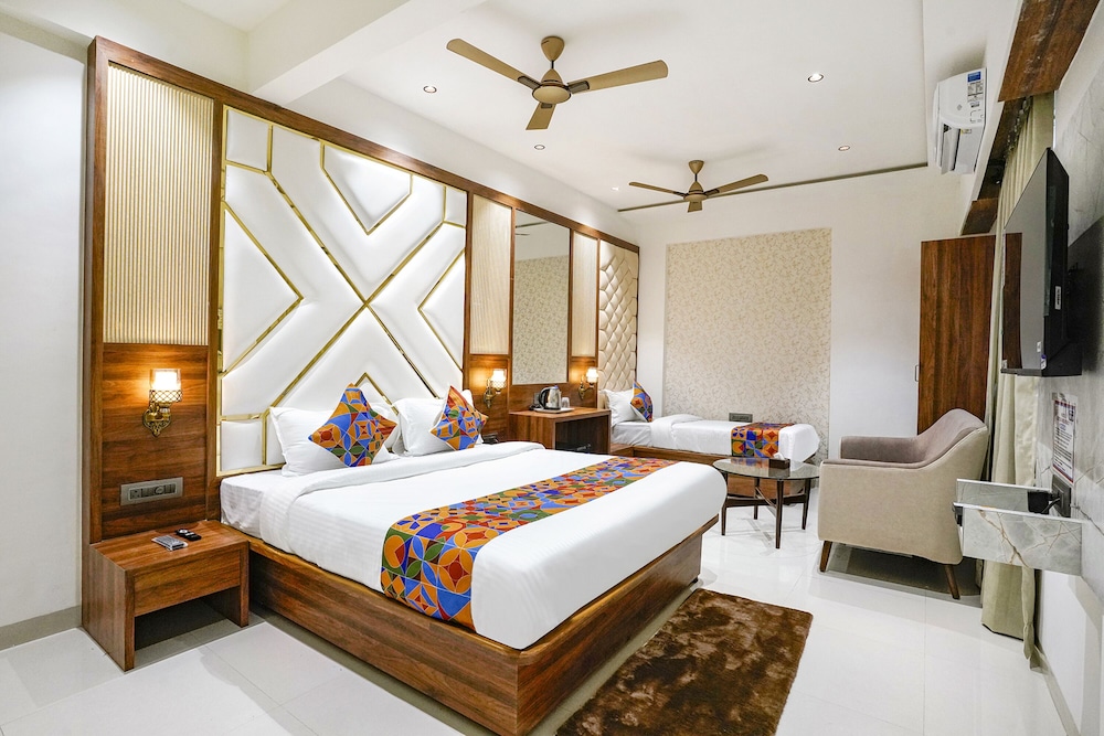 Fabhotel Status Residency