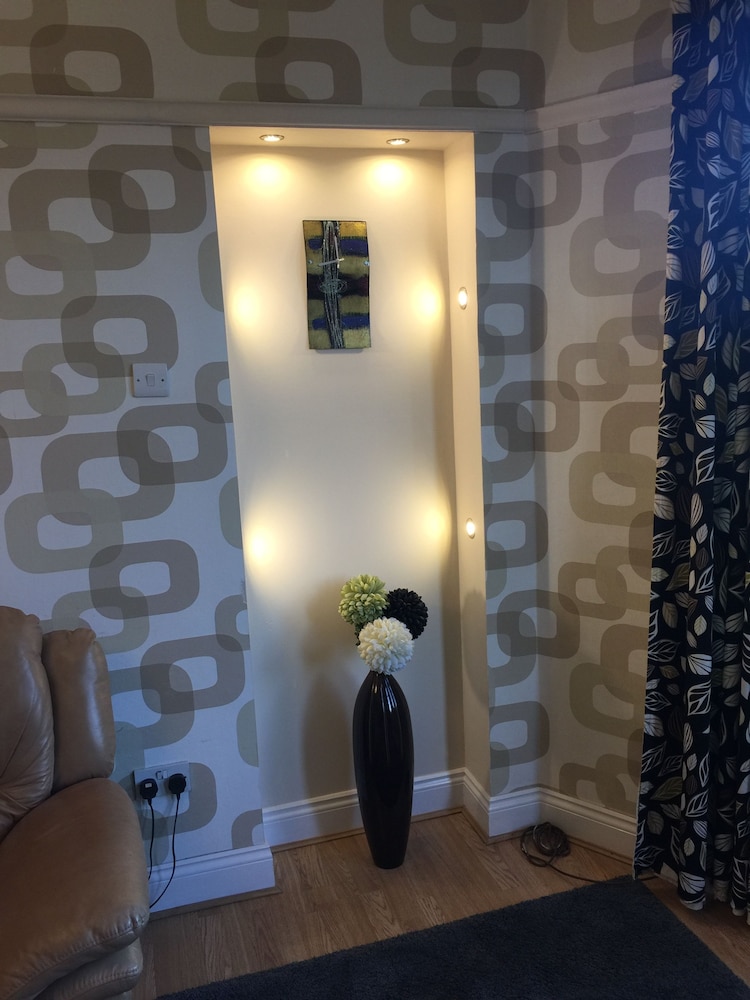 Great location 1 Bedroom Scotstoun Flat