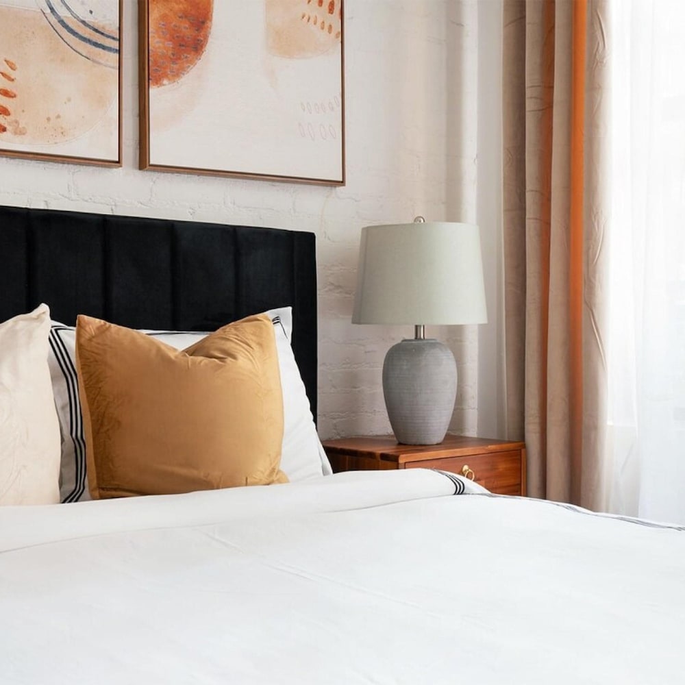 1290-7 New Renovated 2 Bedrooms in UES