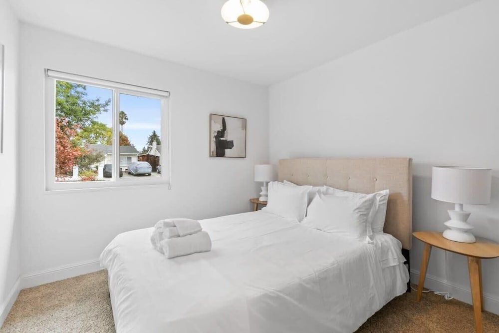 @ Marbella Lane - Modern 3broasis in Siliconvalley