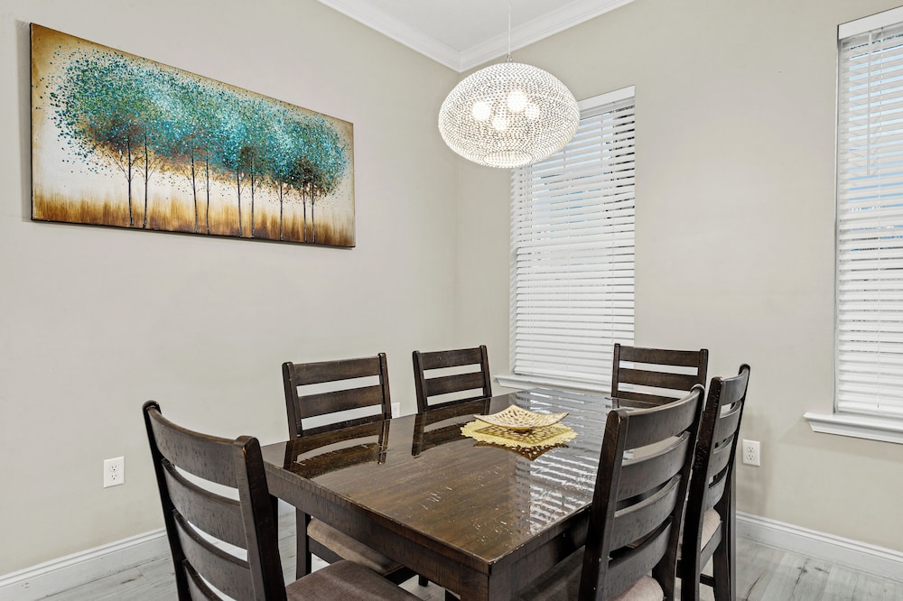Spacious 4-bed, 3-bath Beach House Sleeps 12 for the Perfect Getaway