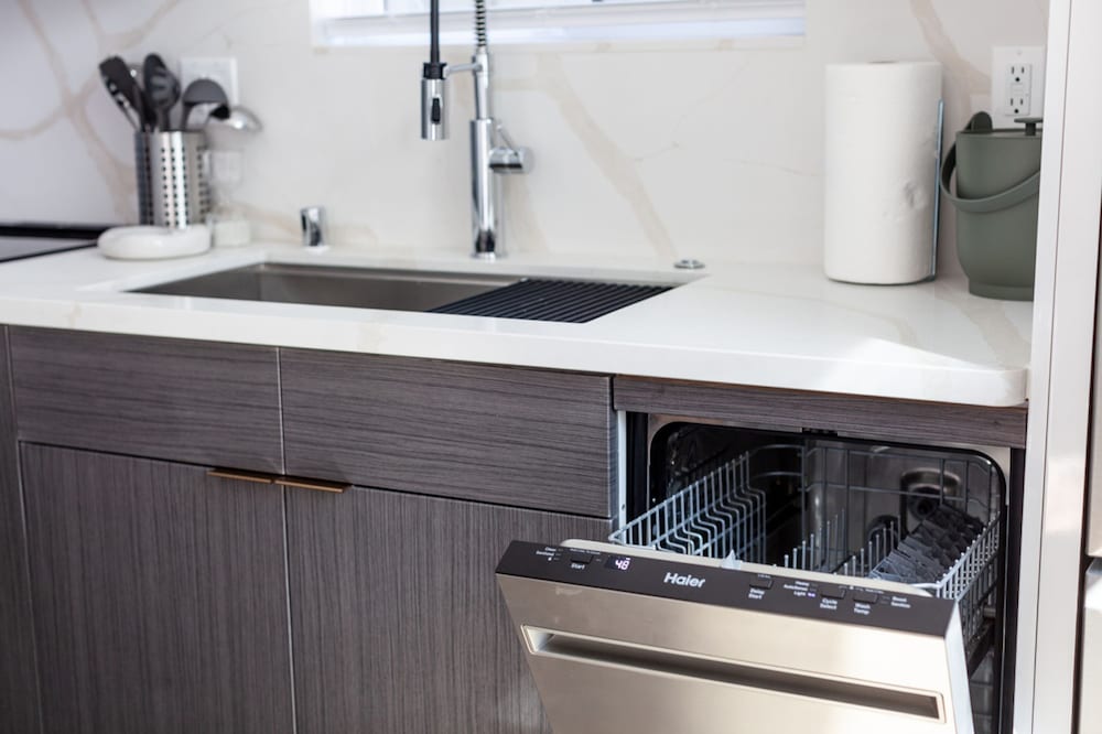 Scandinavian-style 1BR Apartment Built 2024 p81