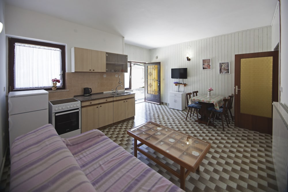 Apartments Bubamara 1398