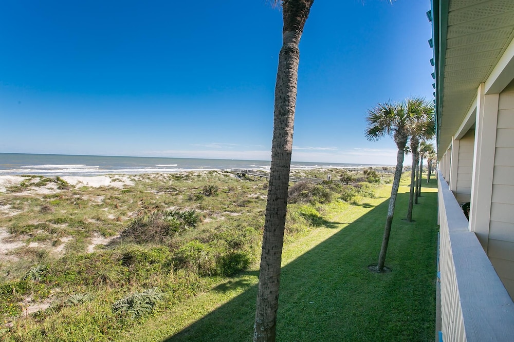 SEA Haven 516 [2/2.5] Free Activities! & Oceanfront Wifi Pool view 5