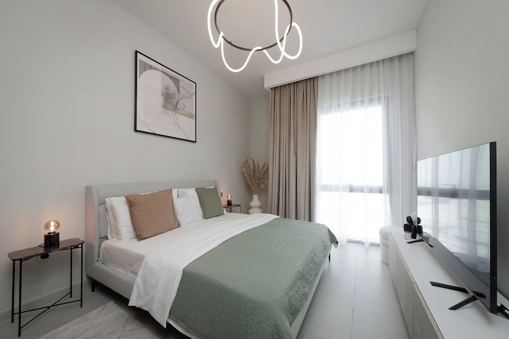 Luxury 1BR at Vida Residences