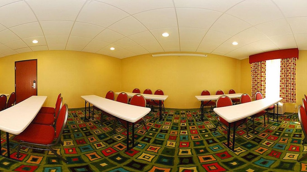 Quality Suites - Property Image 13