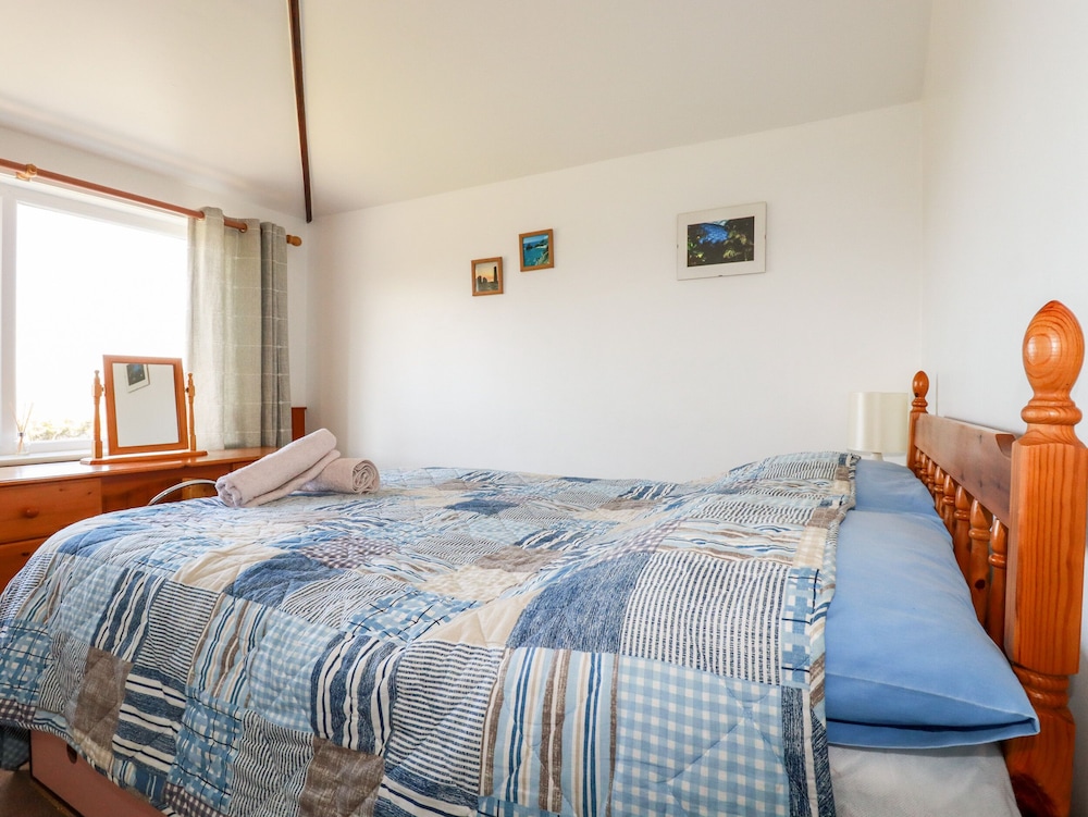The Annexe, Laburnum view 3