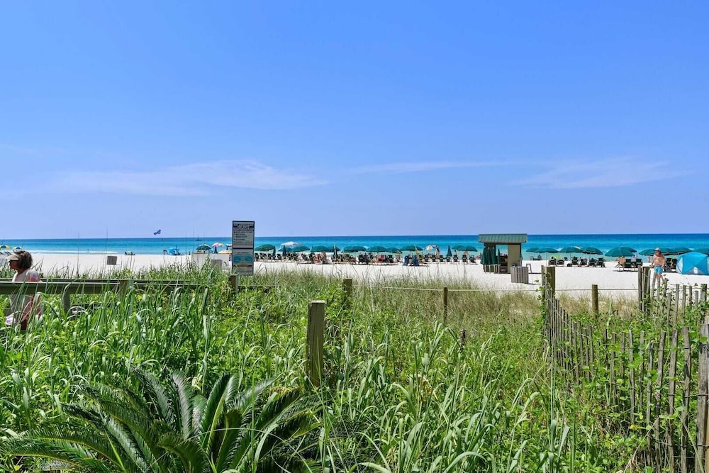 Front Beach Road, Unit 809 - Beach Happy Emerald Isle Resort Unit 809