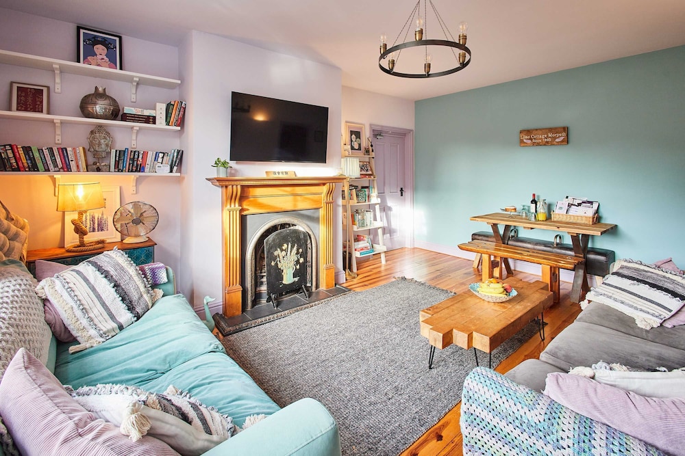 Host Stay Lilac Cottage