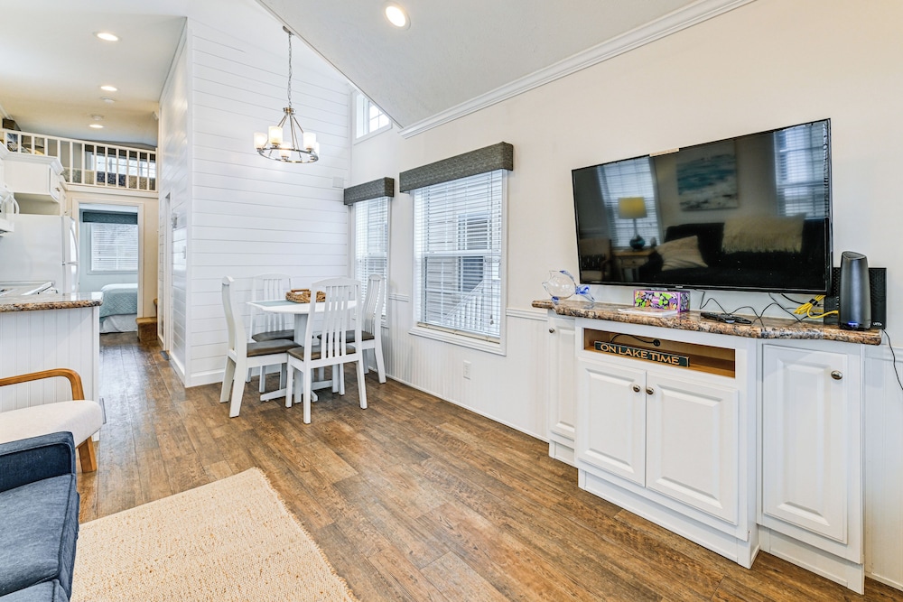 Community Perks + Views: Cozy Lake Norman Cottage